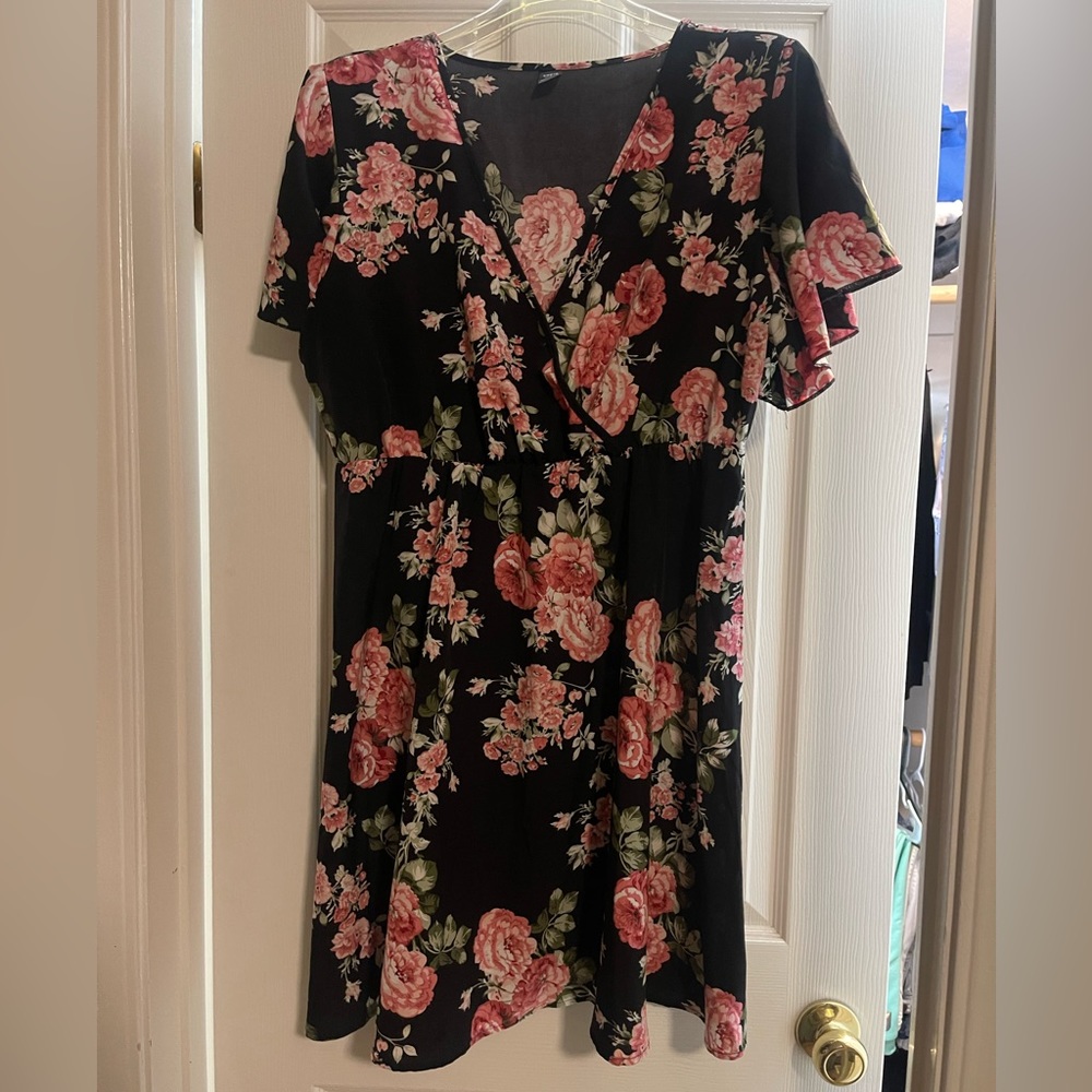 1XL pink flowers , black dress